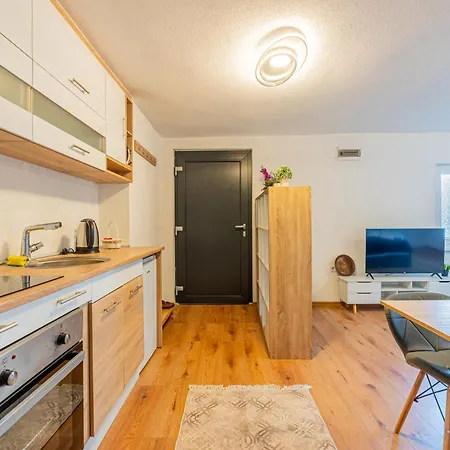 Downtown Nest & Parking *